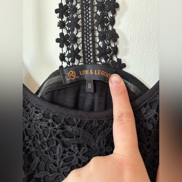 🎉4/30$🎉 Elegant Black Lace Detail Women's Top🖤 - Picture 2 of 3